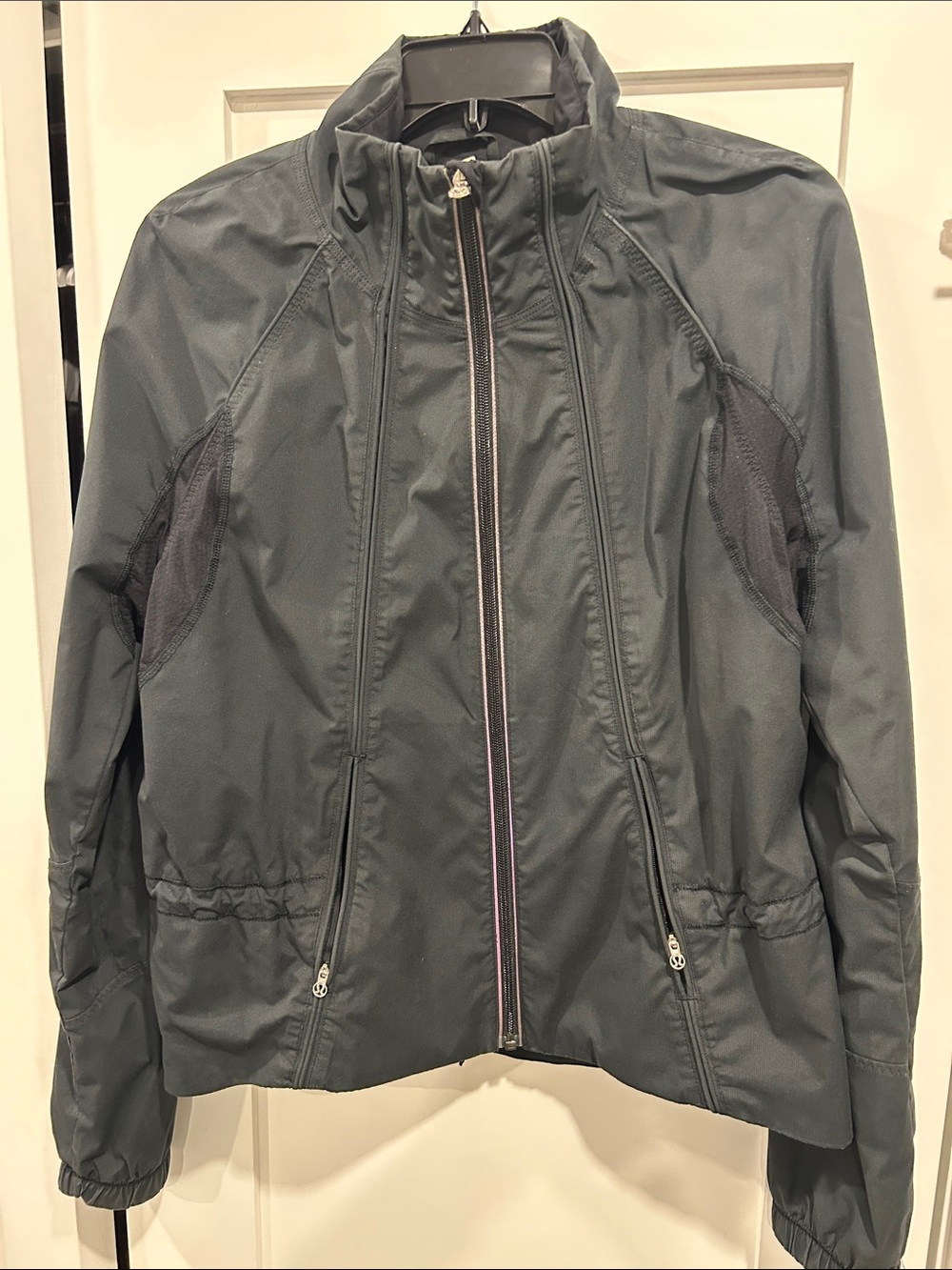 Lululemon Lightweight Women's Black  Zip Jacket size 8